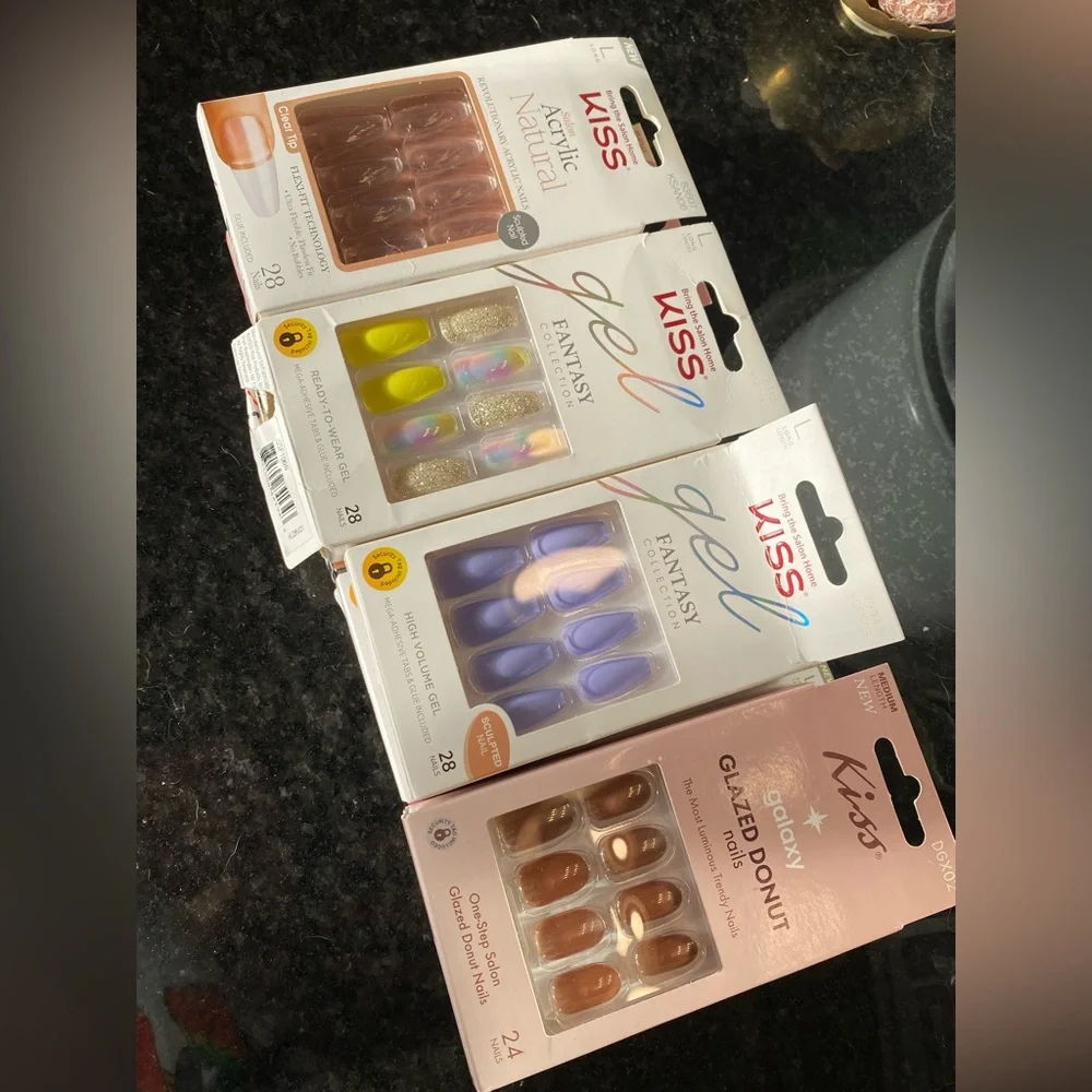 8 sets - Kiss Press on nails - Picture 1 of 2